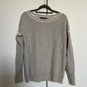 Banana Republic Grey Knit Crewneck/Boatneck Sweater, White Detailing - Size: M